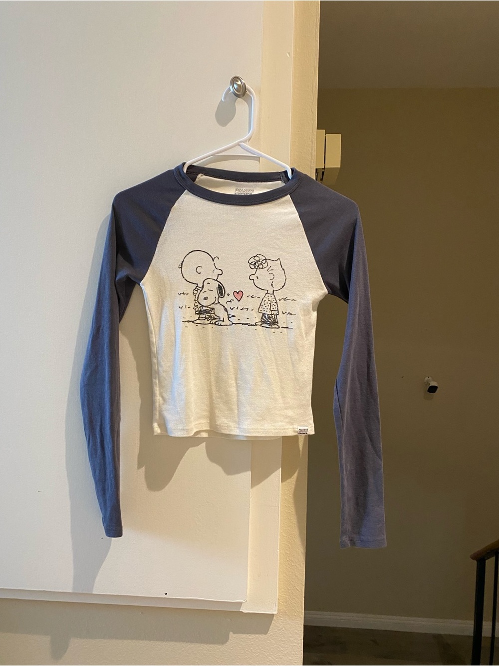 Peanuts x RSQ Long Sleeve raglan Tee top - size small